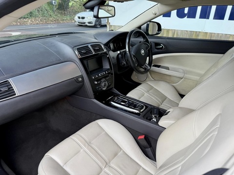 5.0 V8 Coupe 2dr Petrol Auto Euro 5 (385 ps)