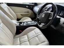 Jaguar XK V8 
