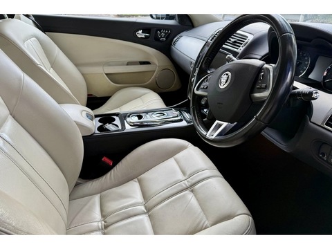 5.0 V8 Coupe 2dr Petrol Auto Euro 5 (385 ps)