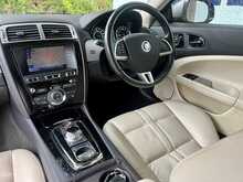 Jaguar XK V8 