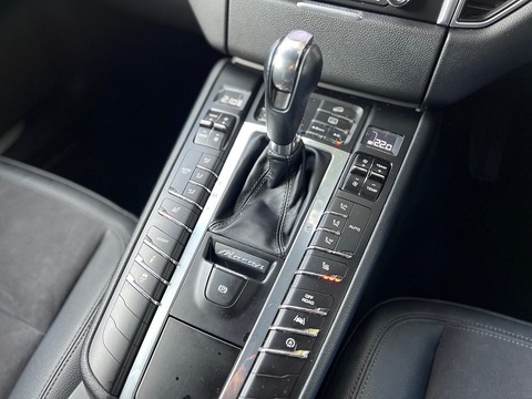 3.0 TD V6 S SUV 5dr Diesel PDK 4WD Euro 6 (s/s) (258 ps)