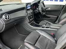 Mercedes-Benz CLA CLA220d AMG Line Night Edition 