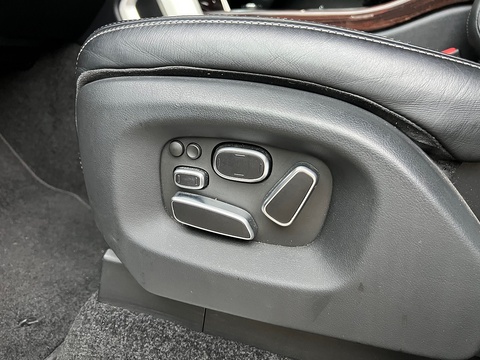 4.4 SD V8 Vogue SE SUV 5dr Diesel Auto 4WD Euro 5 (339 ps)