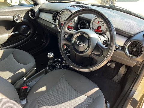 1.6 One Convertible 2dr Petrol Manual Euro 5 (98 ps)