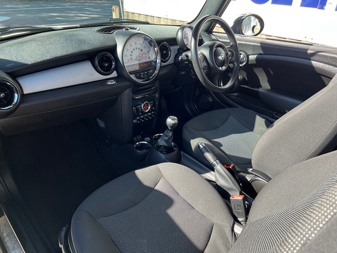 1.6 One Convertible 2dr Petrol Manual Euro 5 (98 ps)