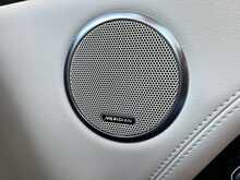 Land Rover Range Rover P400e Vogue 