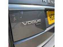 Land Rover Range Rover P400e Vogue 