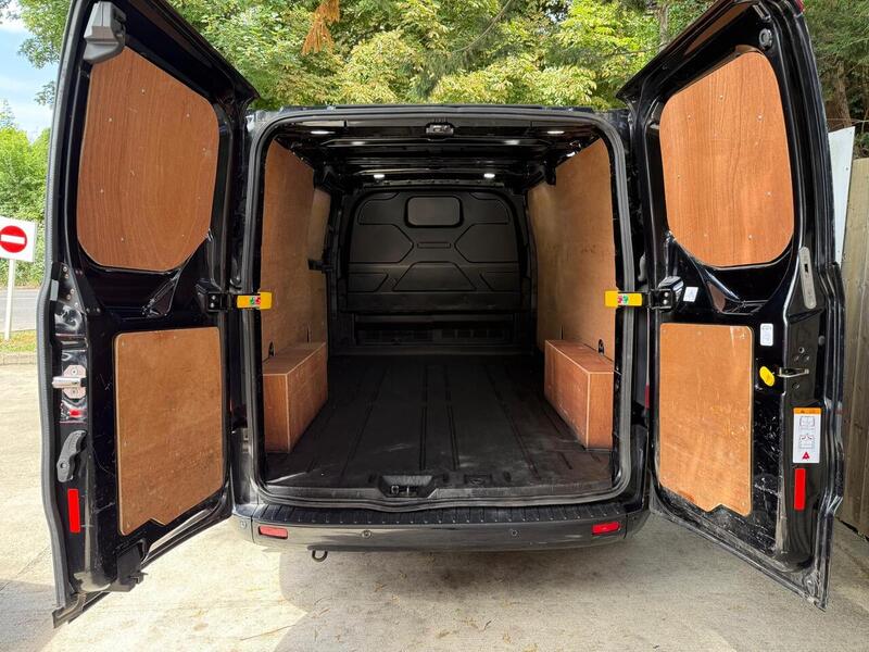 Ford 2.0 300 EcoBlue Limited Panel Van 5dr Diesel Manual L2 H1 Euro 6 (s/s) (130 ps)