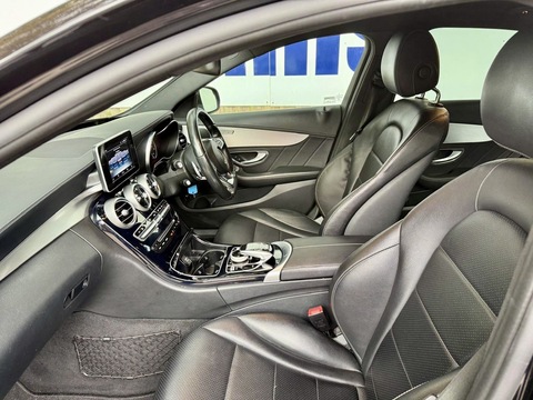 2.1 C220 BlueTEC AMG Line Saloon 4dr Diesel G-Tronic+ Euro 6 (s/s) (170 ps)