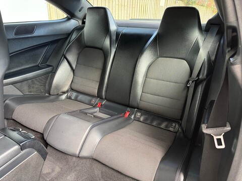 2.1 C220 CDI BlueEfficiency AMG Sport Coupe 2dr Diesel G-Tronic+ Euro 5 (s/s) (170 ps)