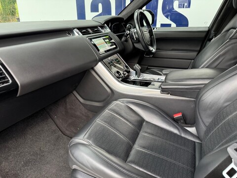 3.0 D300 MHEV Autobiography Dynamic SUV 5dr Diesel Auto 4WD Euro 6 (s/s) (300 ps)