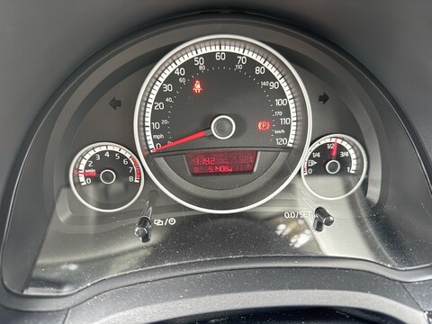 1.0 High up! Hatchback 5dr Petrol Manual Euro 5 (75 ps)