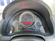 Volkswagen up! Move up! 