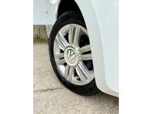 Volkswagen up! BlueMotion Tech High up! 