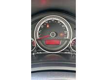 Volkswagen up! up! beats 