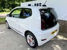 Volkswagen up! up! beats 