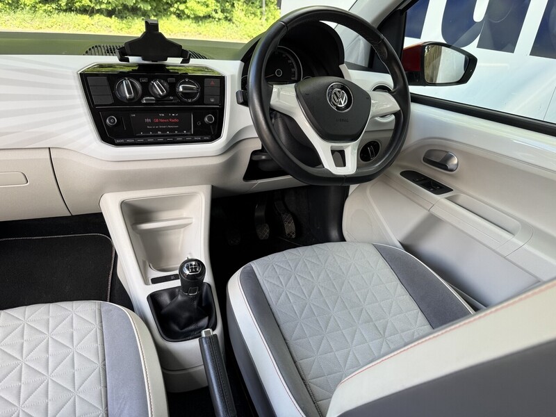 Volkswagen 1.0 up! beats Hatchback 3dr Petrol Manual Euro 6 (s/s) (75 ps)
