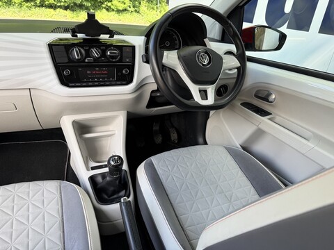 1.0 up! beats Hatchback 3dr Petrol Manual Euro 6 (s/s) (75 ps)