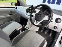 Volkswagen up! up! beats 