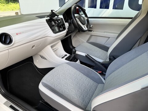 1.0 up! beats Hatchback 3dr Petrol Manual Euro 6 (s/s) (75 ps)