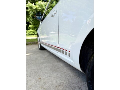 1.0 up! beats Hatchback 3dr Petrol Manual Euro 6 (s/s) (75 ps)