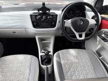 Volkswagen up! up! beats 