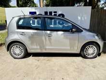 Volkswagen up! Move up! 
