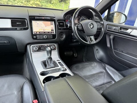 3.0 TDI V6 BlueMotion Tech R-Line SUV 5dr Diesel Tiptronic 4WD Euro 5 (s/s) (245 ps)