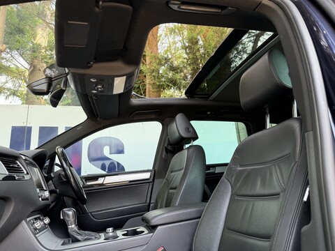 3.0 TDI V6 BlueMotion Tech R-Line SUV 5dr Diesel Tiptronic 4WD Euro 5 (s/s) (245 ps)