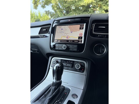 3.0 TDI V6 BlueMotion Tech R-Line SUV 5dr Diesel Tiptronic 4WD Euro 5 (s/s) (245 ps)