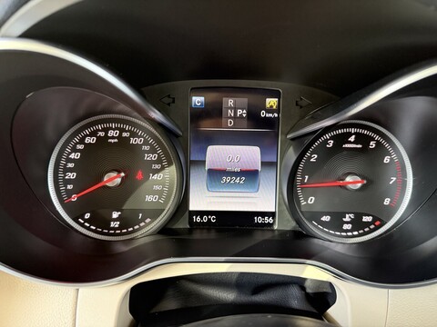 2.0 GLC250 Sport (Premium Plus) SUV 5dr Petrol G-Tronic+ 4MATIC Euro 6 (s/s) (211 ps)