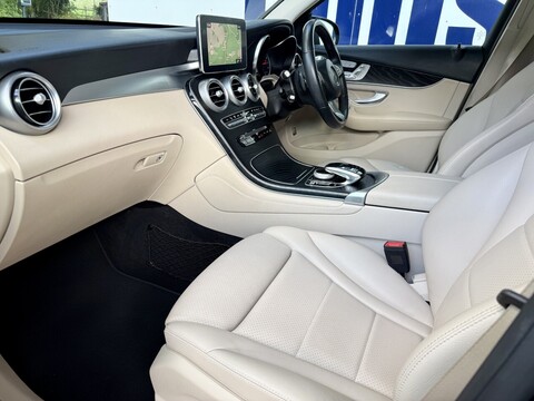 2.0 GLC250 Sport (Premium Plus) SUV 5dr Petrol G-Tronic+ 4MATIC Euro 6 (s/s) (211 ps)