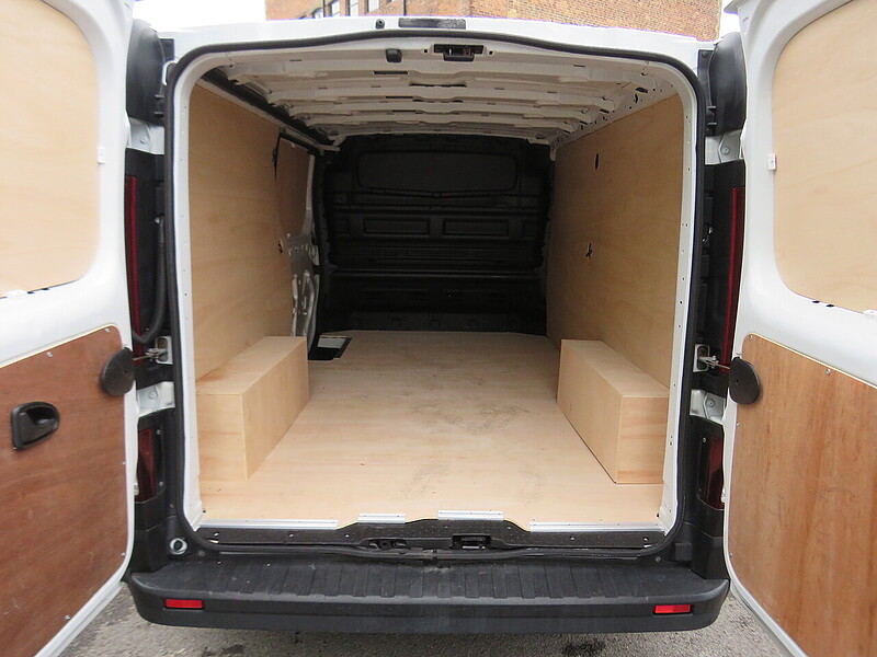 Vauxhall Vivaro CDTi 2900 - U5607