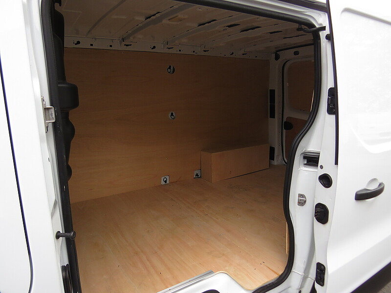 Vauxhall Vivaro CDTi 2900 - U5607