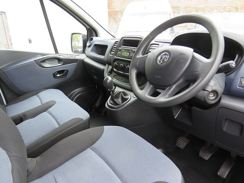 Vauxhall Vivaro CDTi 2900 - U5607