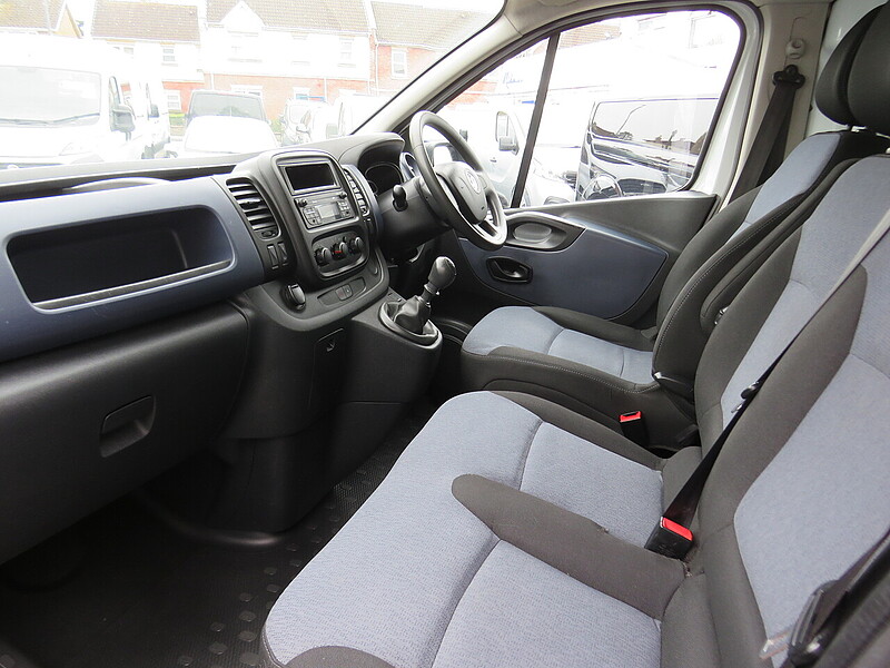 Vauxhall Vivaro CDTi 2900 - U5607