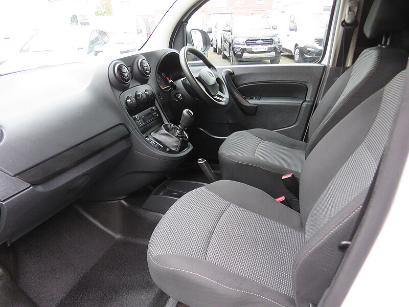 Mercedes-Benz 1.5 111 CDI Panel Van 5dr Diesel Manual L2 Euro 5 (110 ps)