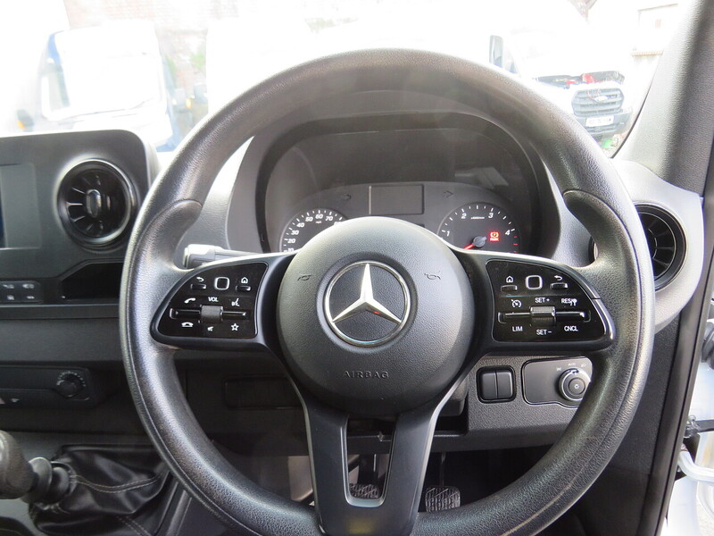 Mercedes-Benz Sprinter 314 CDI Crew Cab Tipper - U5661