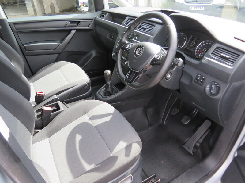 Volkswagen 2.0 TDi C20 Maxi Combi Van 5dr Diesel Manual FWD (Window) (128 g/km, 101 bhp)