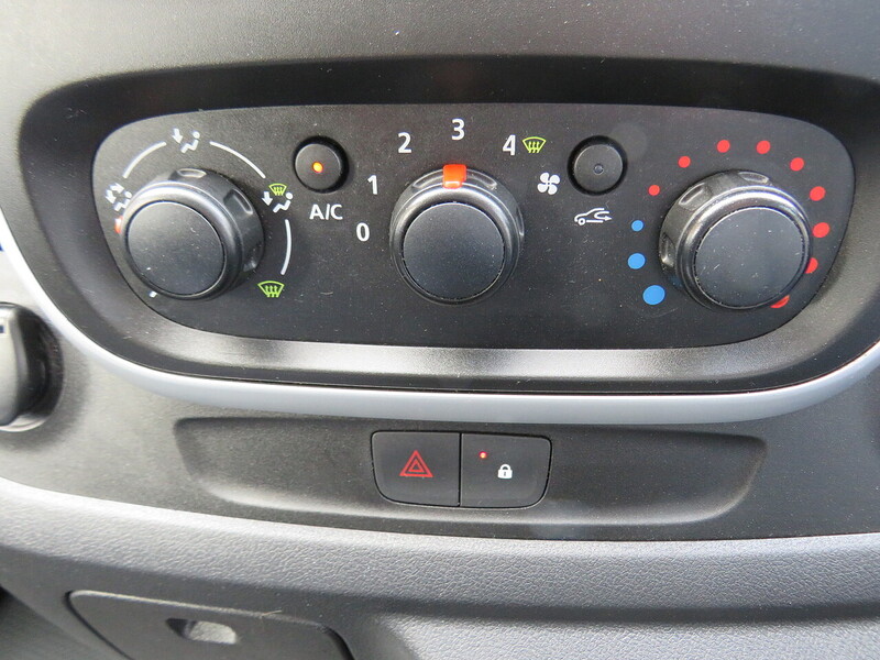 Renault 1.6 dCi ENERGY 29 Business+ Panel Van 5dr Diesel Manual LWB Standard Roof Euro 6 (s/s) (125 ps)