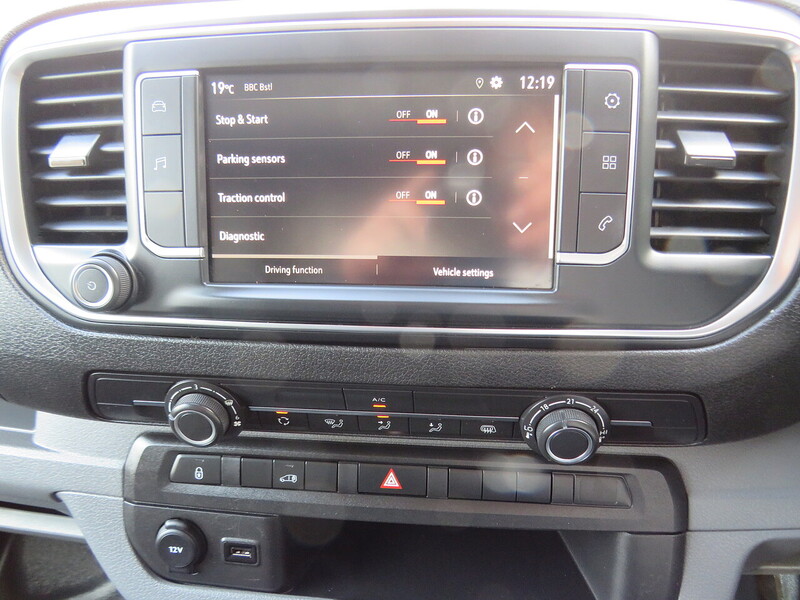 Renault 1.6 dCi ENERGY 29 Business+ Panel Van 5dr Diesel Manual LWB Standard Roof Euro 6 (s/s) (125 ps)