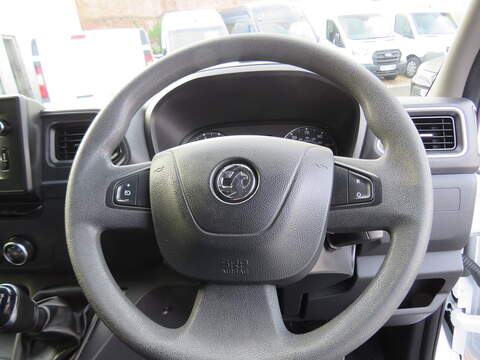 Vauxhall Movano CDTi 3500 BiTurbo Edition - U5740