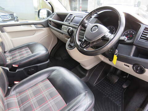 Volkswagen Transporter BiTDI T32 SWB BlueMotion Tech Highline - U5815