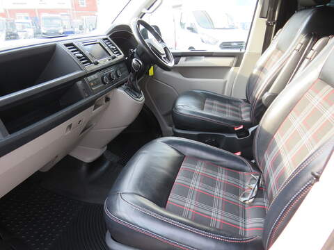 Volkswagen Transporter BiTDI T32 SWB BlueMotion Tech Highline - U5815