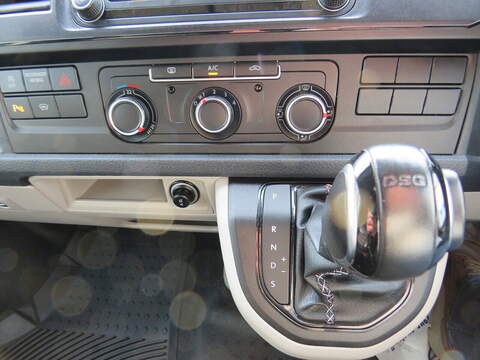 Volkswagen Transporter BiTDI T32 SWB BlueMotion Tech Highline - U5815