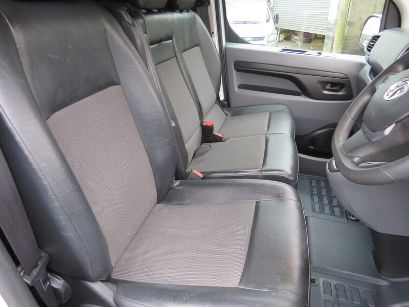 Vauxhall Vivaro Turbo D 3100 Elite - U5817