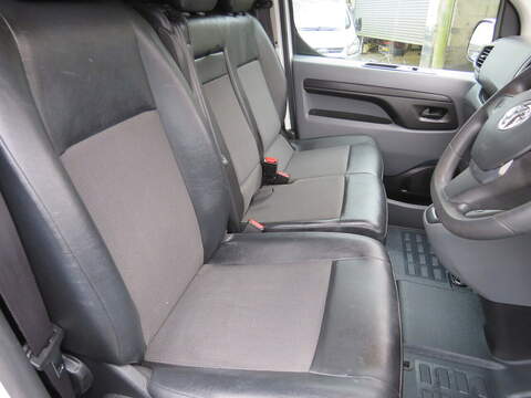 Vauxhall Vivaro Turbo D 3100 Elite - U5817