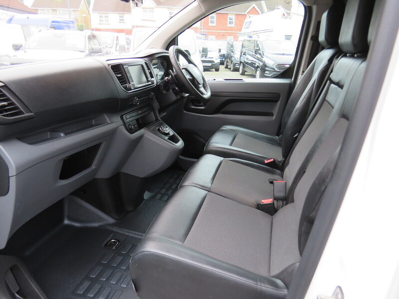 Vauxhall Vivaro Turbo D 3100 Elite - U5817