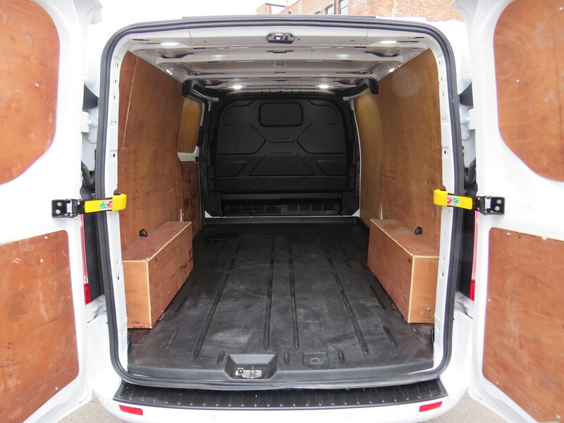 Ford 2.0 300 EcoBlue Limited Panel Van 5dr Diesel Manual L2 H1 Euro 6 (s/s) (130 ps)