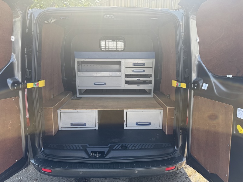 Ford Transit Custom 300 EcoBlue Limited - U5886